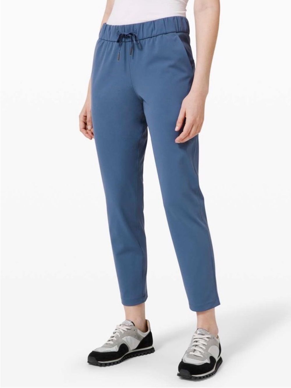 Lululemon Luxtreme On the Fly 7/8 Athleisure Travel Pants 27” Size 6 Blue Pocket